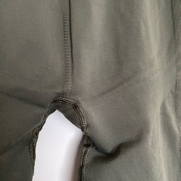 Lululemon leggings. Size 2 - Picture 3 of 4